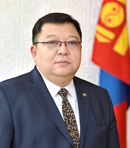 С.Эрдэнэ: -Олон жил хүний зовлонгоор хооллосон доо. Аливаа юм хэм хэмжээтэй байх ёстой. Өнгөрсөн хугацаанд бүхий л гүтгэлэг, доромжлолыг тэсч ирсэн. Одоо бол үгүй шүү.